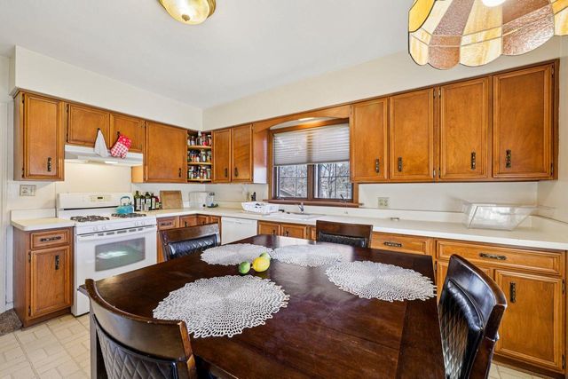 4703 W Jackson Park DRIVE, Milwaukee, WI 53219