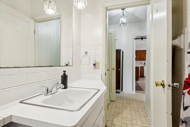 4703 W Jackson Park DRIVE, Milwaukee, WI 53219