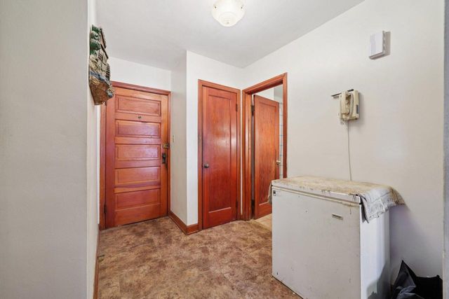 4703 W Jackson Park DRIVE, Milwaukee, WI 53219