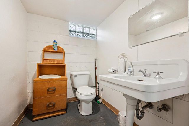 4703 W Jackson Park DRIVE, Milwaukee, WI 53219