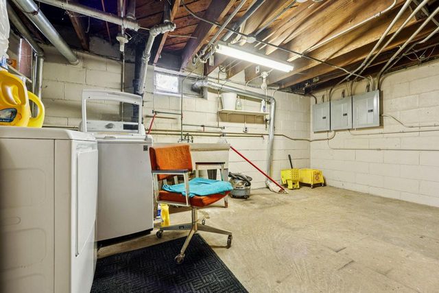 4703 W Jackson Park DRIVE, Milwaukee, WI 53219