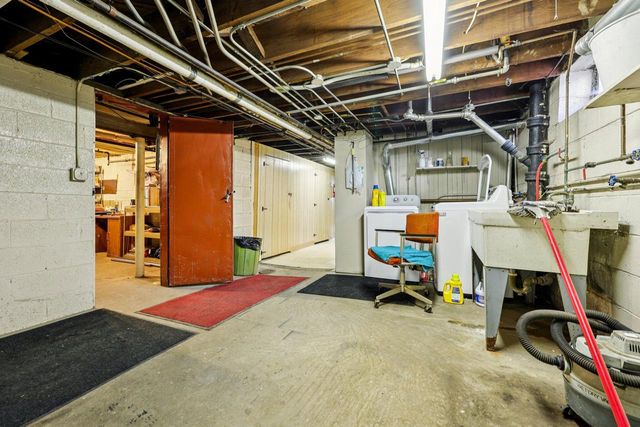 4703 W Jackson Park DRIVE, Milwaukee, WI 53219