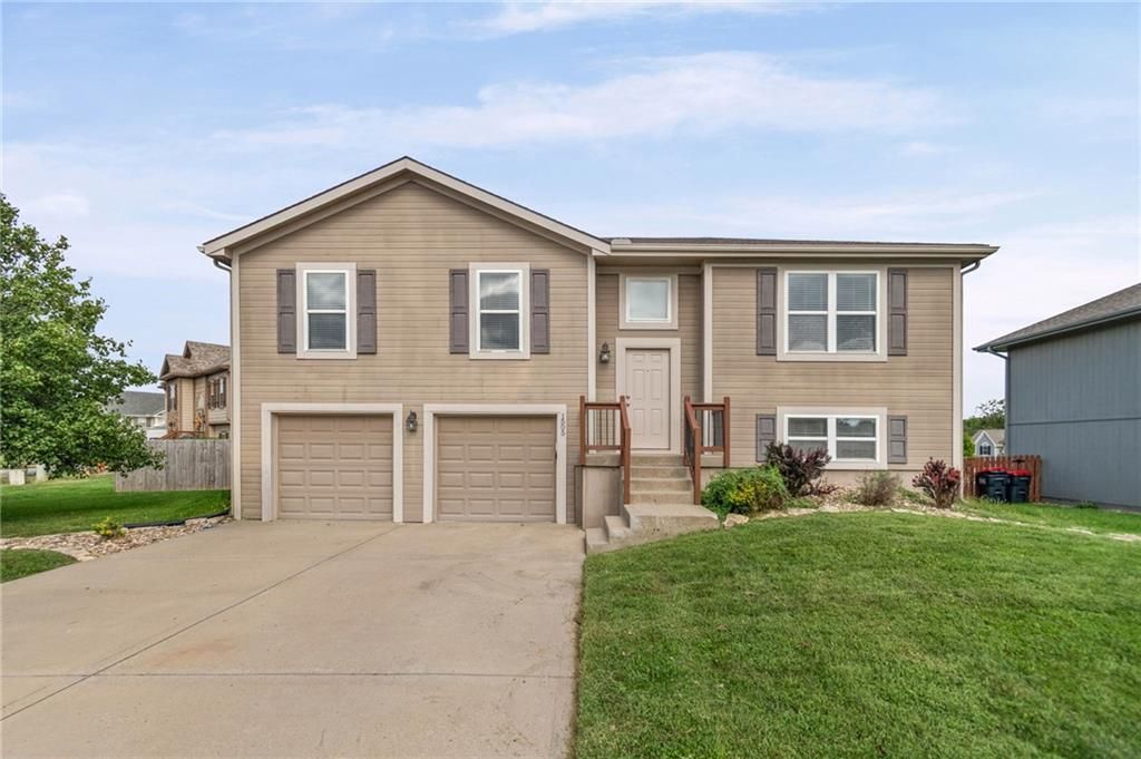 1505 Clear Creek Drive, Kearney, MO 64060