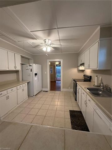 4220 Harvard Avenue, Greensboro, NC 27407
