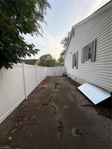 4220 Harvard Avenue, Greensboro, NC 27407