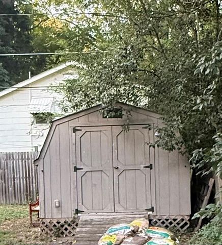 4220 Harvard Avenue, Greensboro, NC 27407