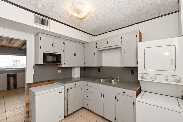 1503 Blue Water Drive, Freeport, TX 77541