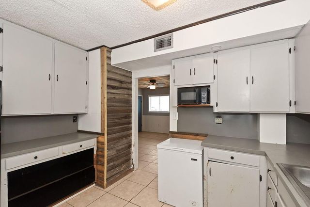 1503 Blue Water Drive, Freeport, TX 77541