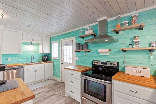 1503 Blue Water Drive, Freeport, TX 77541