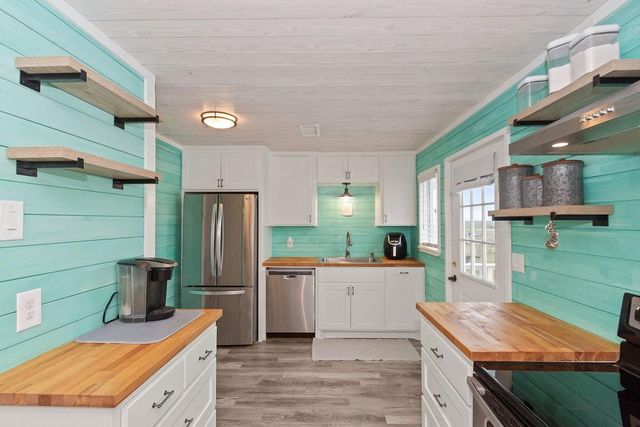 1503 Blue Water Drive, Freeport, TX 77541