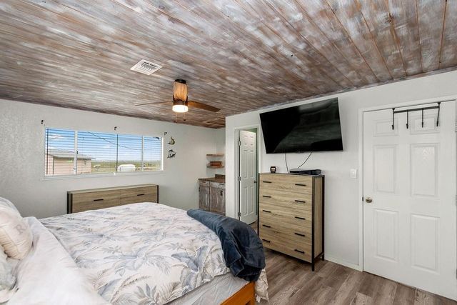 1503 Blue Water Drive, Freeport, TX 77541