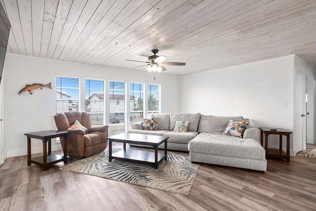 1503 Blue Water Drive, Freeport, TX 77541