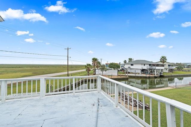 1503 Blue Water Drive, Freeport, TX 77541