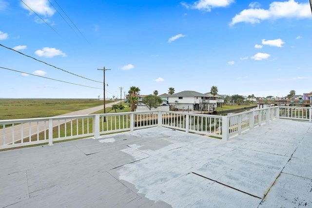 1503 Blue Water Drive, Freeport, TX 77541