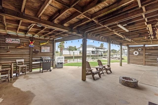 1503 Blue Water Drive, Freeport, TX 77541