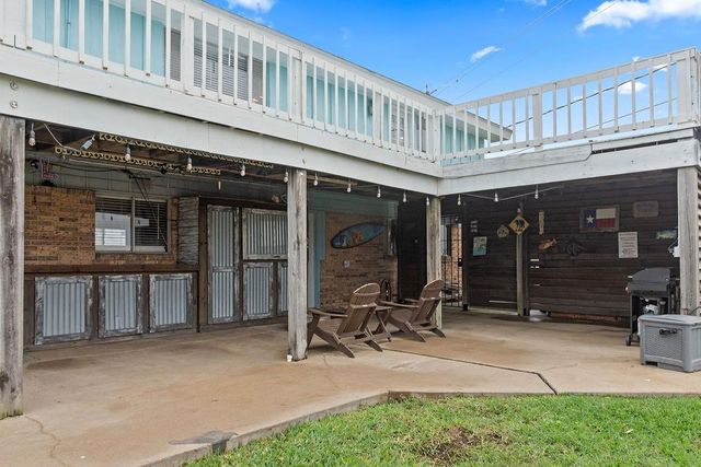 1503 Blue Water Drive, Freeport, TX 77541