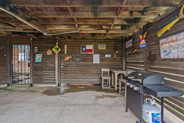 1503 Blue Water Drive, Freeport, TX 77541