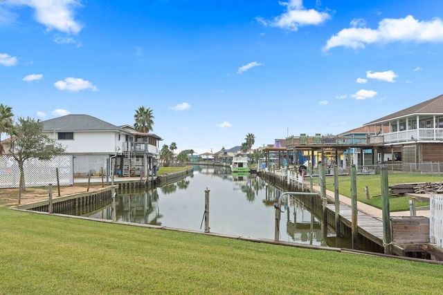 1503 Blue Water Drive, Freeport, TX 77541