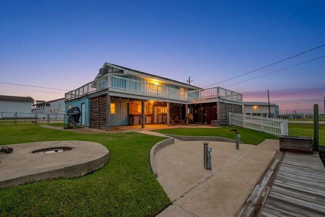 1503 Blue Water Drive, Freeport, TX 77541