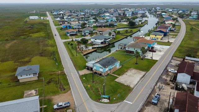 1503 Blue Water Drive, Freeport, TX 77541