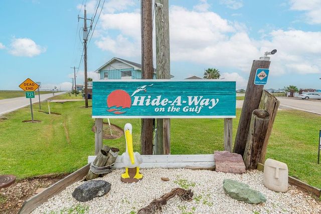 1503 Blue Water Drive, Freeport, TX 77541