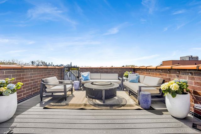 1341 W George Street 3, Chicago, IL 60657