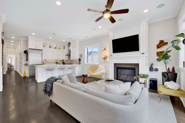 1341 W George Street 3, Chicago, IL 60657