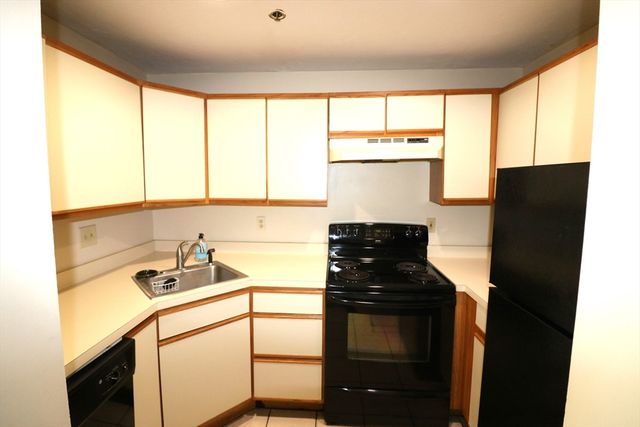 44 Elm Street 509, Worcester, MA 01609