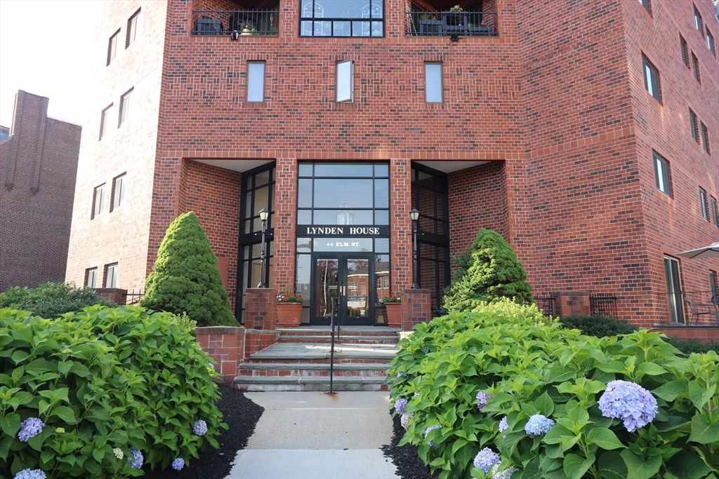 44 Elm Street 509, Worcester, MA 01609