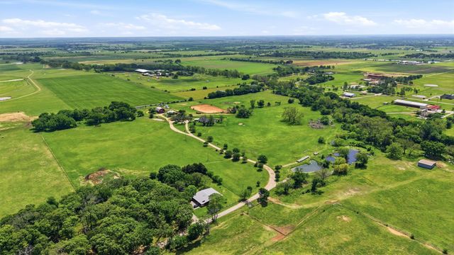 1100 Debbie Lane, Pilot Point, TX 76258