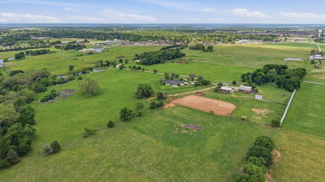 1100 Debbie Lane, Pilot Point, TX 76258