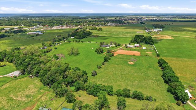 1100 Debbie Lane, Pilot Point, TX 76258