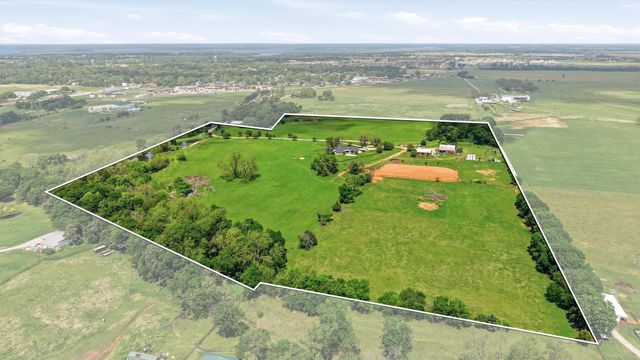1100 Debbie Lane, Pilot Point, TX 76258