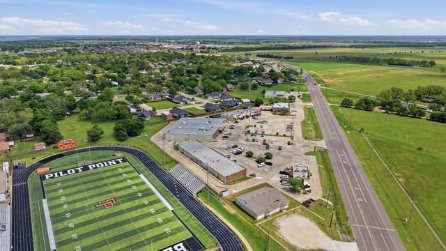 1100 Debbie Lane, Pilot Point, TX 76258