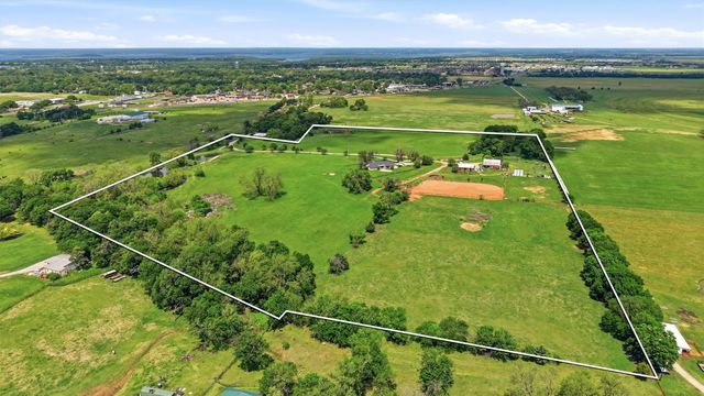 1100 Debbie Lane, Pilot Point, TX 76258
