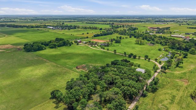 1100 Debbie Lane, Pilot Point, TX 76258