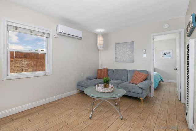 2052 Balboa Ave, San Diego, CA 92109