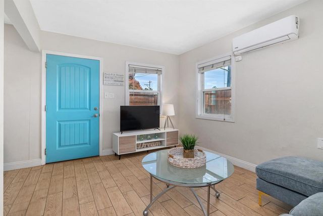 2052 Balboa Ave, San Diego, CA 92109