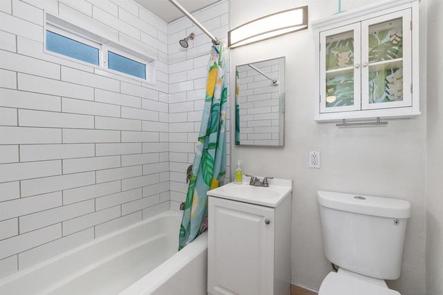 2052 Balboa Ave, San Diego, CA 92109