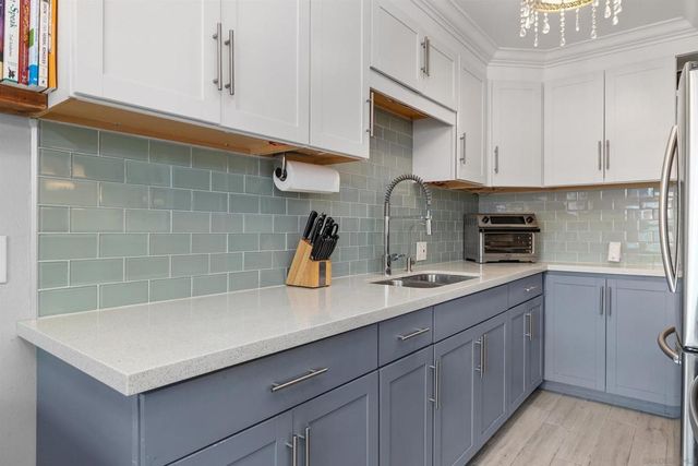 2052 Balboa Ave, San Diego, CA 92109