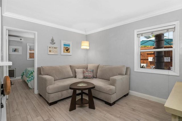 2052 Balboa Ave, San Diego, CA 92109