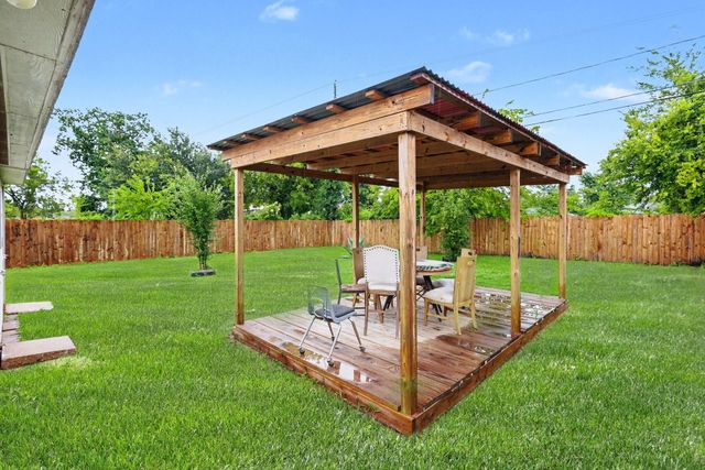 13334 Emporia Street, Houston, TX 77015