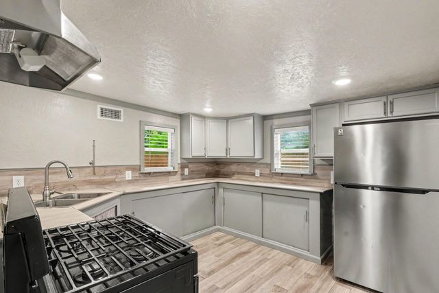 13334 Emporia Street, Houston, TX 77015