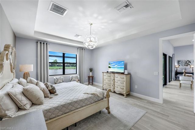 9512 Greyhawk TRL, Naples, FL 34120