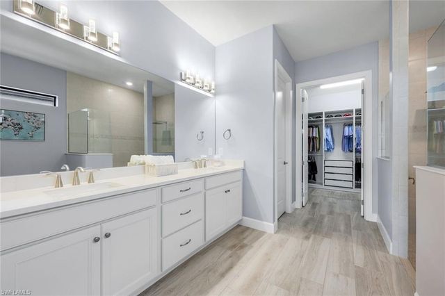 9512 Greyhawk TRL, Naples, FL 34120