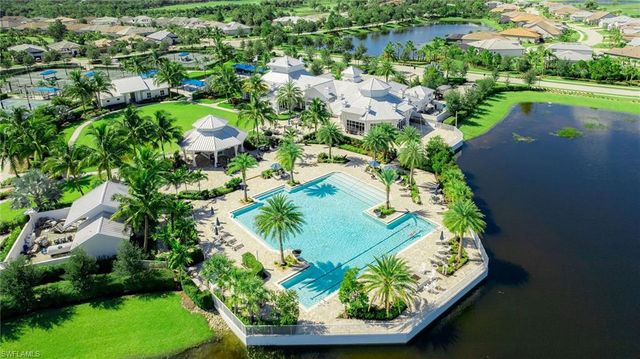 9512 Greyhawk TRL, Naples, FL 34120