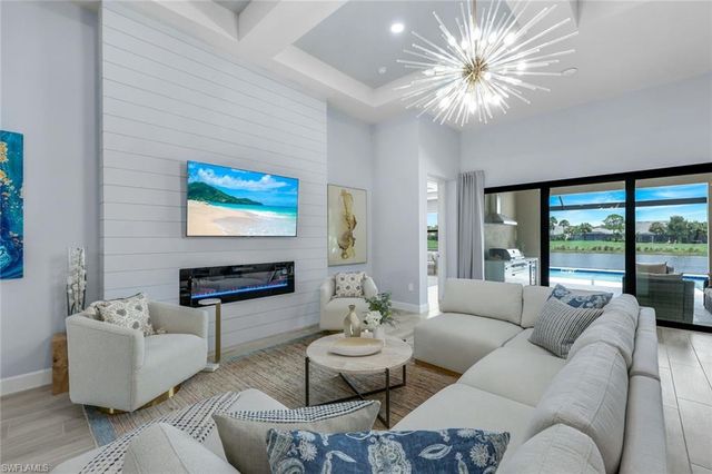 9512 Greyhawk TRL, Naples, FL 34120