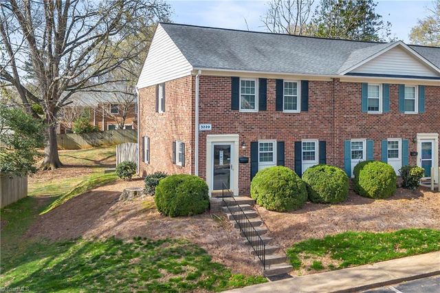3229 Regents Park Lane A, Greensboro, NC 27455