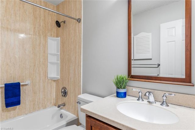 3229 Regents Park Lane A, Greensboro, NC 27455