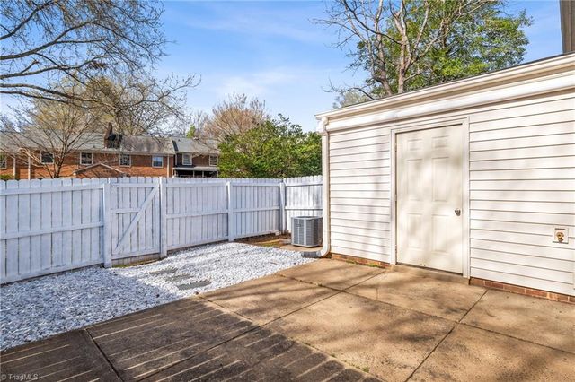 3229 Regents Park Lane A, Greensboro, NC 27455